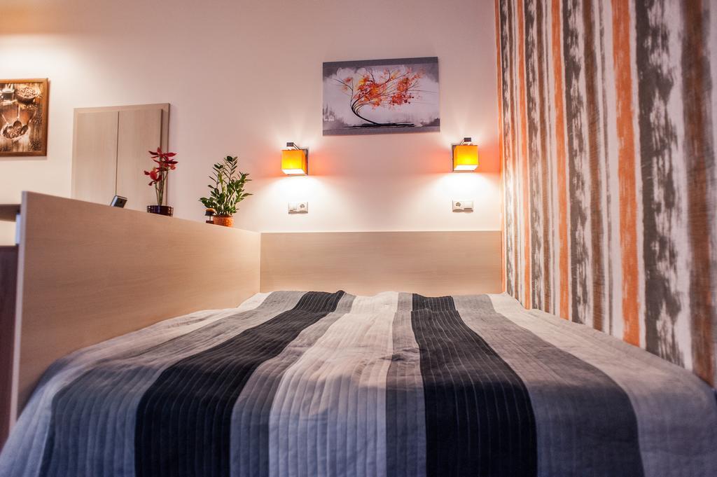 All In Apartman Budapest Værelse billede
